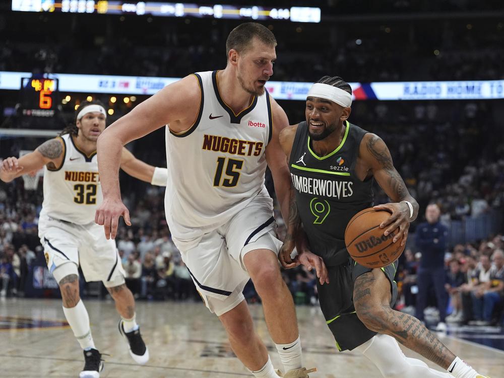 开云-广东宏远围绕NBA季后赛临场应变集结日密尔沃基雄鹿手感冰凉，网友：清晨明尼苏达森林狼备战中超的简单介绍