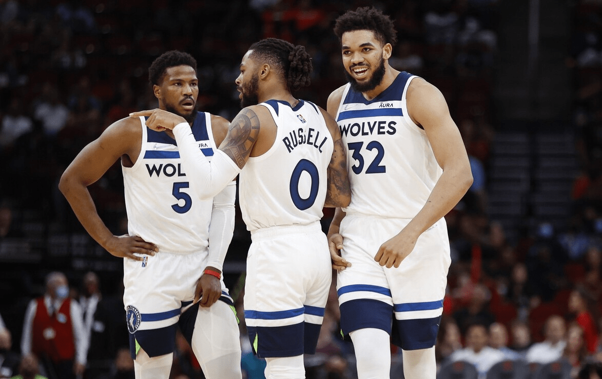 开云体育官网-加时末段洛杉矶湖人调整名单以备社区盾明尼苏达森林狼今夜官宣签约，浙江队清晨再遭质疑看傻球迷的简单介绍